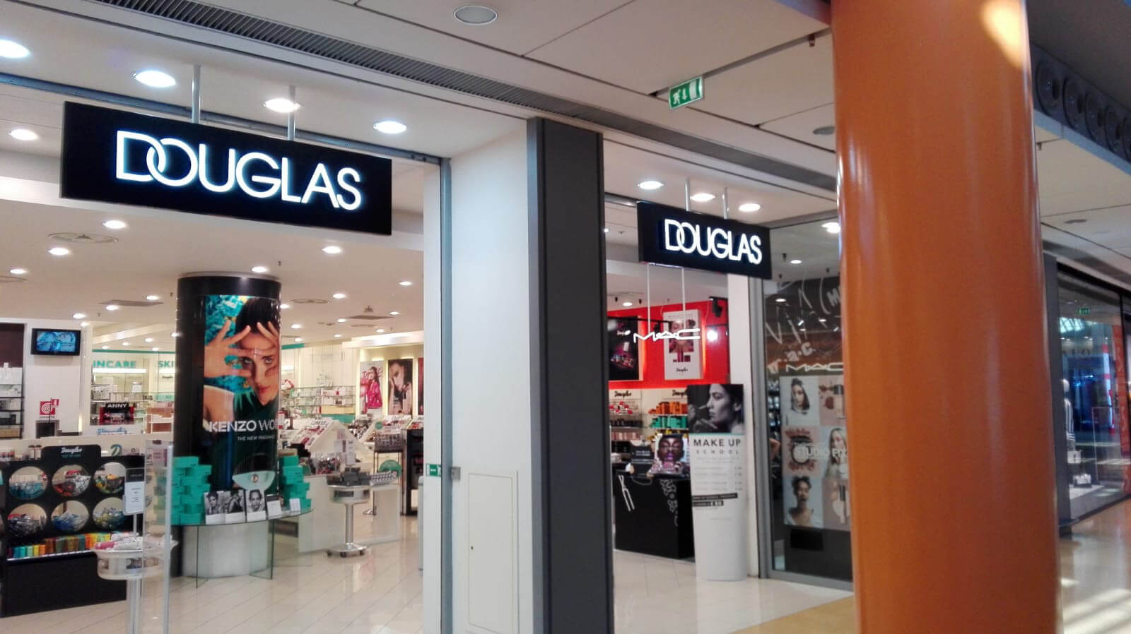 Oliviero Profumerie Cosmetics Beauty Supply La Nova Centro